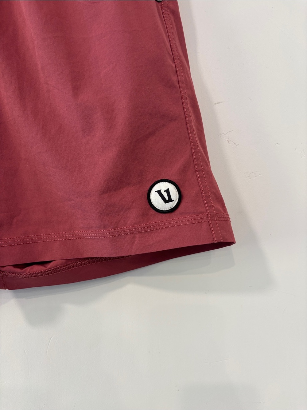 Vuori Men’s Kore Lined Shorts 7” Inseam Color Saltwater Red Sz Medium - Picture 2 of 5